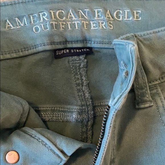 American Eagle Shorts - Picture 2 of 4
